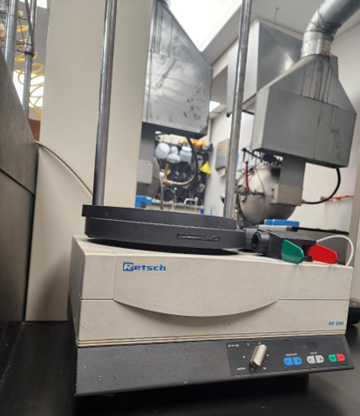 Retsch AS200 Mechanical Sieve Shaker particle size analysis instrument